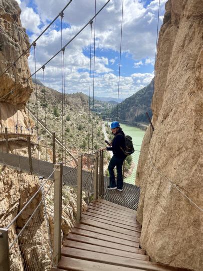 De indrukwekkende hangbrug over de El Chorro-kloof