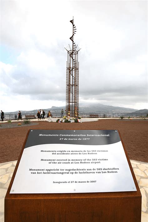 Het International Tenerife Memorial op Tenerife, de 'Stairway to Heaven'.