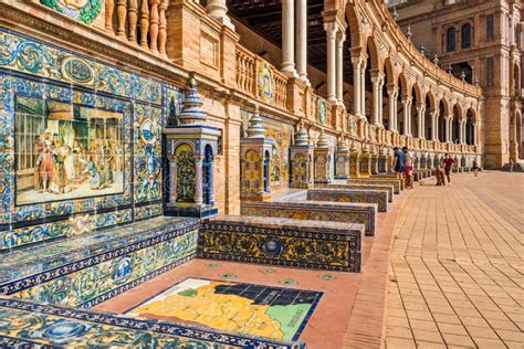 Artistieke weergave van de Plaza de España met zijn kleurrijke tegels en waterkanaal