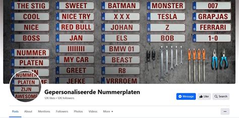 Collage van Mini Coopers met gepersonaliseerde nummerplaten en screenshots van social media posts