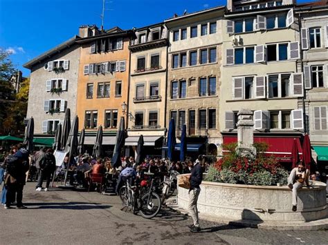 Charmante straat in het oude centrum van Genève