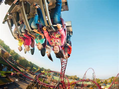 Een overzicht van de attracties in Slagharen, waaronder de Gold Rush en Free Fall