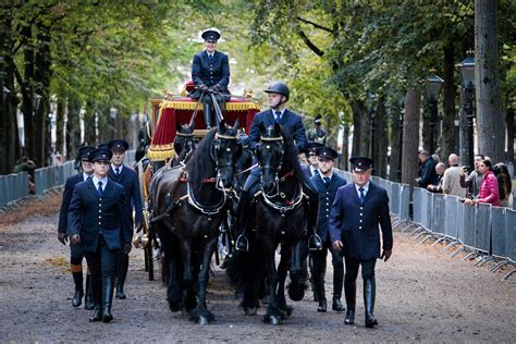 Kenmerkende koets van de Mennonieten in een landelijke omgeving