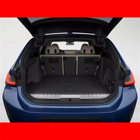Infographic met de afmetingen van de BMW 3 Serie Touring en de bagageruimte in verschillende configuraties.