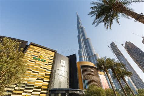 Luxe skyline van Dubai met de Burj Khalifa