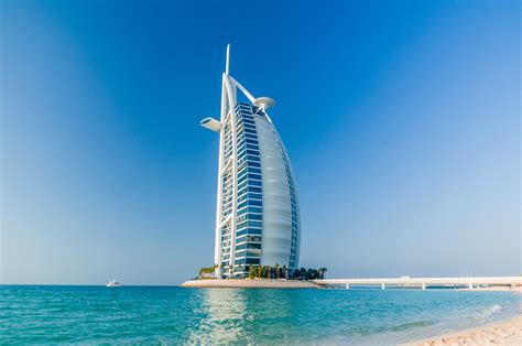 Het futuristische ontwerp van Burj Al Arab hotel