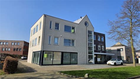 Interieurfoto van Het Pakhuis, met verschillende ruimtes en een moderne inrichting.