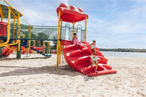 Kinderen spelen in Speelland Beekse Bergen