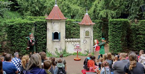 Historische foto van het Sprookjesbos bij de opening