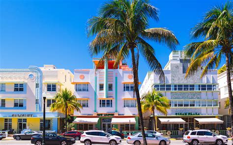 kleurrijke Art Deco gebouwen aan Ocean Drive, Miami Beach